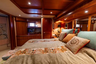 2005 WEST BAY 86 Raised Pilothouse  - photo 83