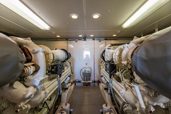 2005 WEST BAY 86 Raised Pilothouse  - photo 142