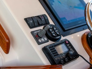 2007 HUNT YACHTS Surfhunter 29 - photo 12