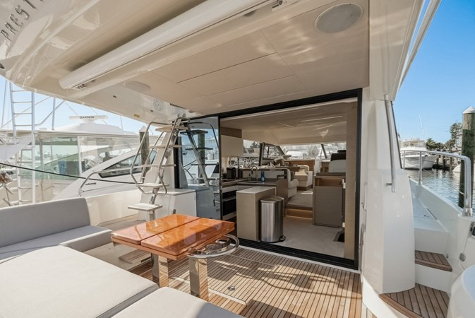 2023 PRESTIGE YACHTS