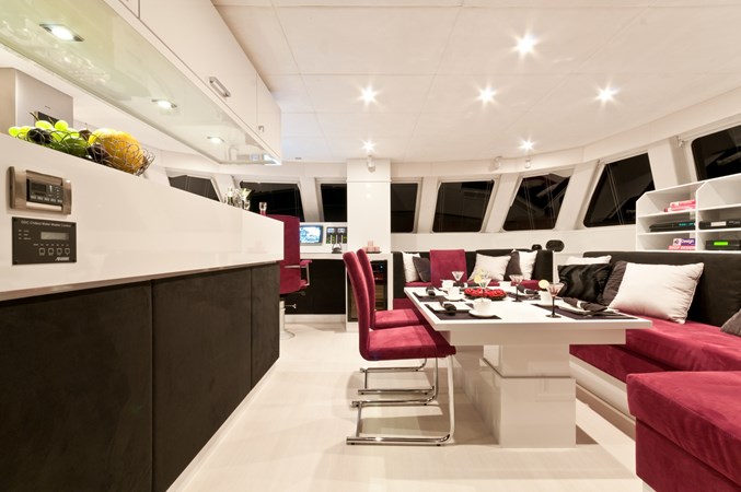2011 SUNREEF YACHTS