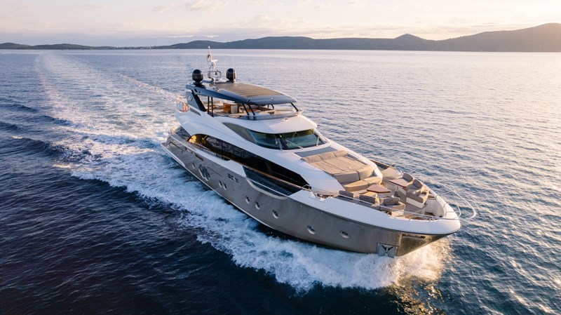 2018 MONTE CARLO YACHTS MCY96