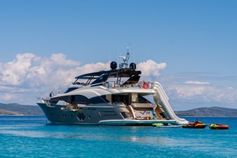 2018 MONTE CARLO YACHTS MCY96 - photo 1