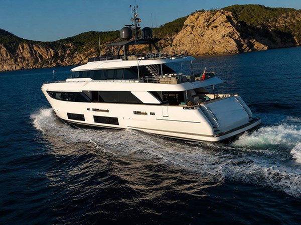 2020 CUSTOM LINE Navetta 33