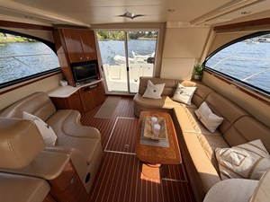 2007 MERIDIAN 411 Sedan  - photo 2