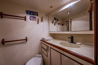 1990 OCEAN ALEXANDER 48 Sedan  - photo 22