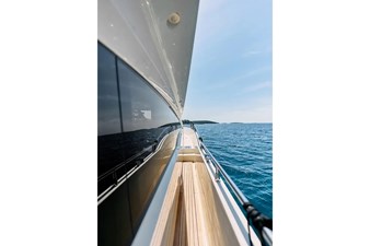 2010 MARQUIS YACHTS Marquis 720  - photo 5