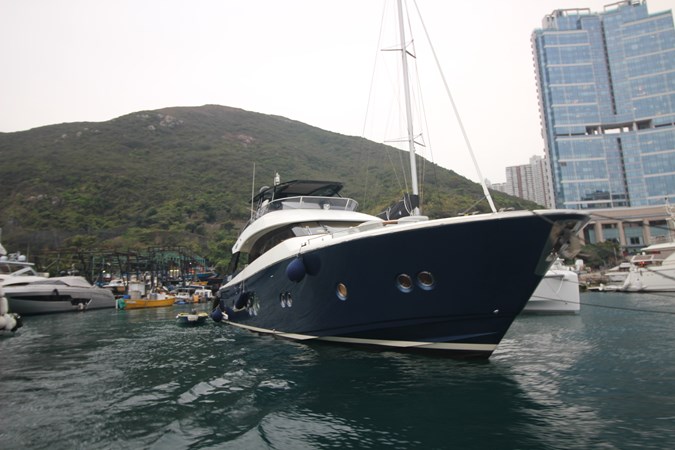 2012 MONTE CARLO YACHTS MCY 76