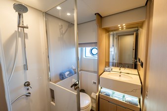 2023 AZIMUT YACHTS 68 Fly - photo 12