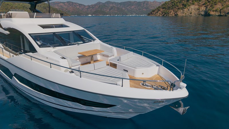 2024 SUNSEEKER 76 YACHT