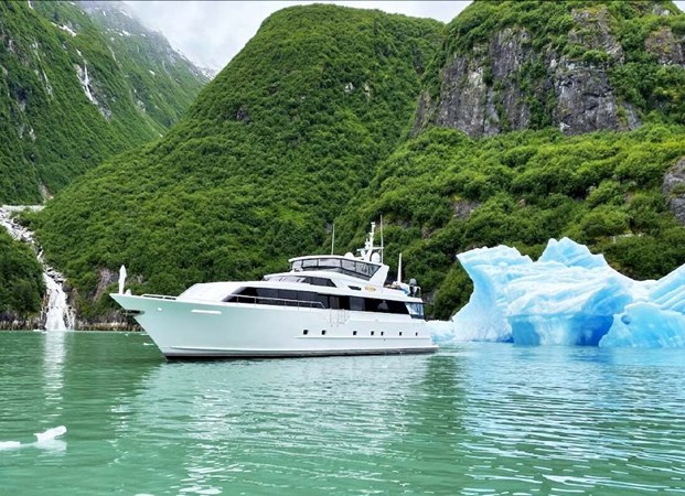 1998 BROWARD Pilothouse yacht for sale