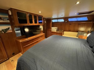 1990 VIKING 55 Motor Yacht - photo 9