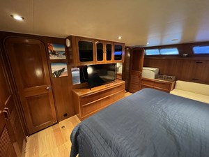 1990 VIKING 55 Motor Yacht - photo 10