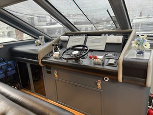 1990 VIKING 55 Motor Yacht - photo 17