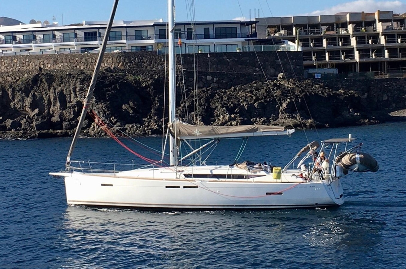 45-foot Jeanneau motor yacht Cara Of Portsmouth for sale, lying Deltaville, Virginia