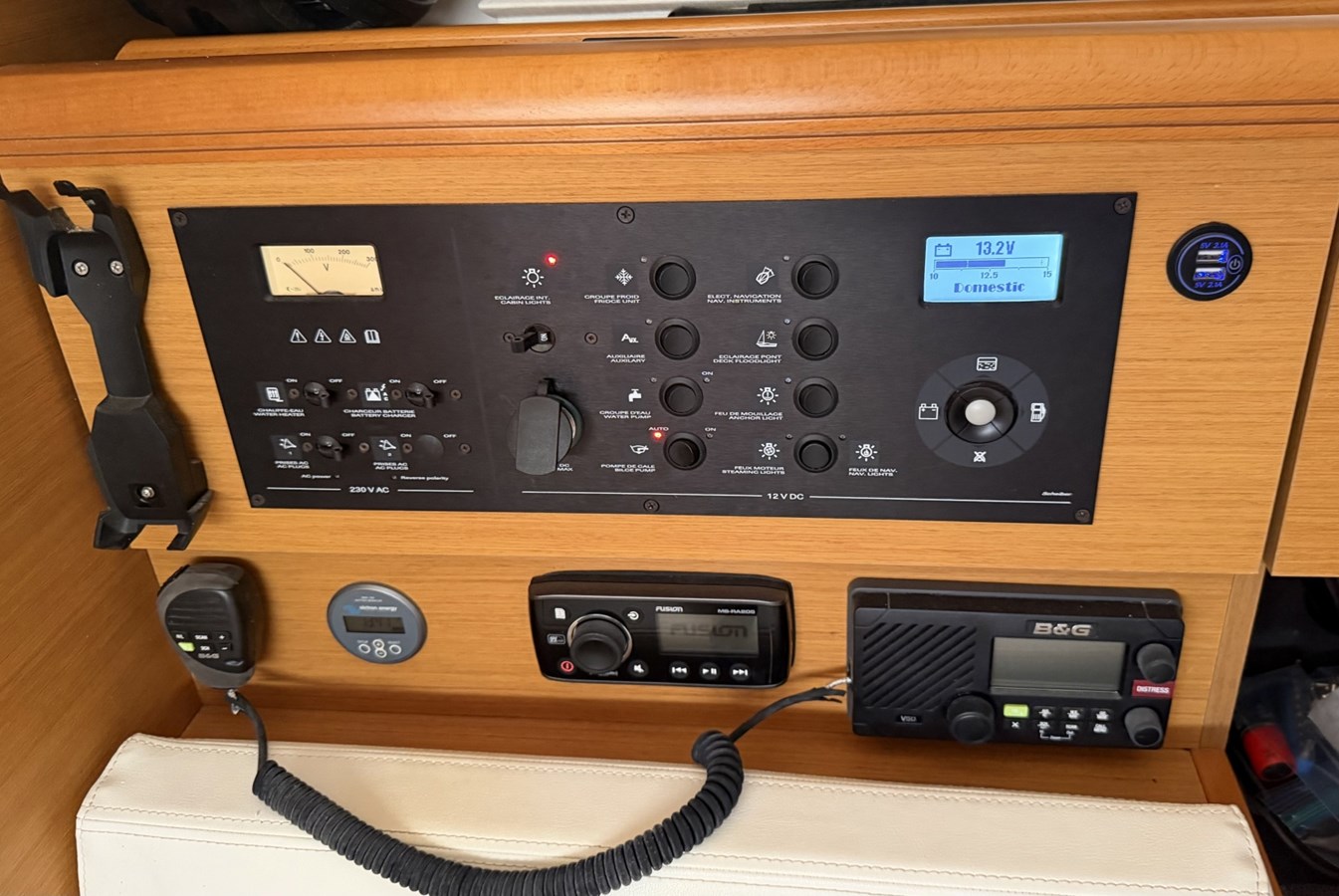 45' Jeanneau 