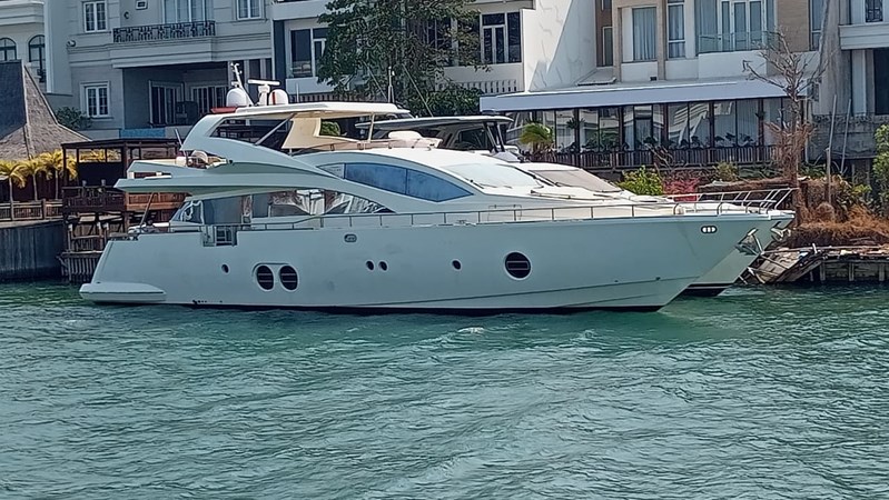 2010 AICON YACHTS 85 yacht for sale