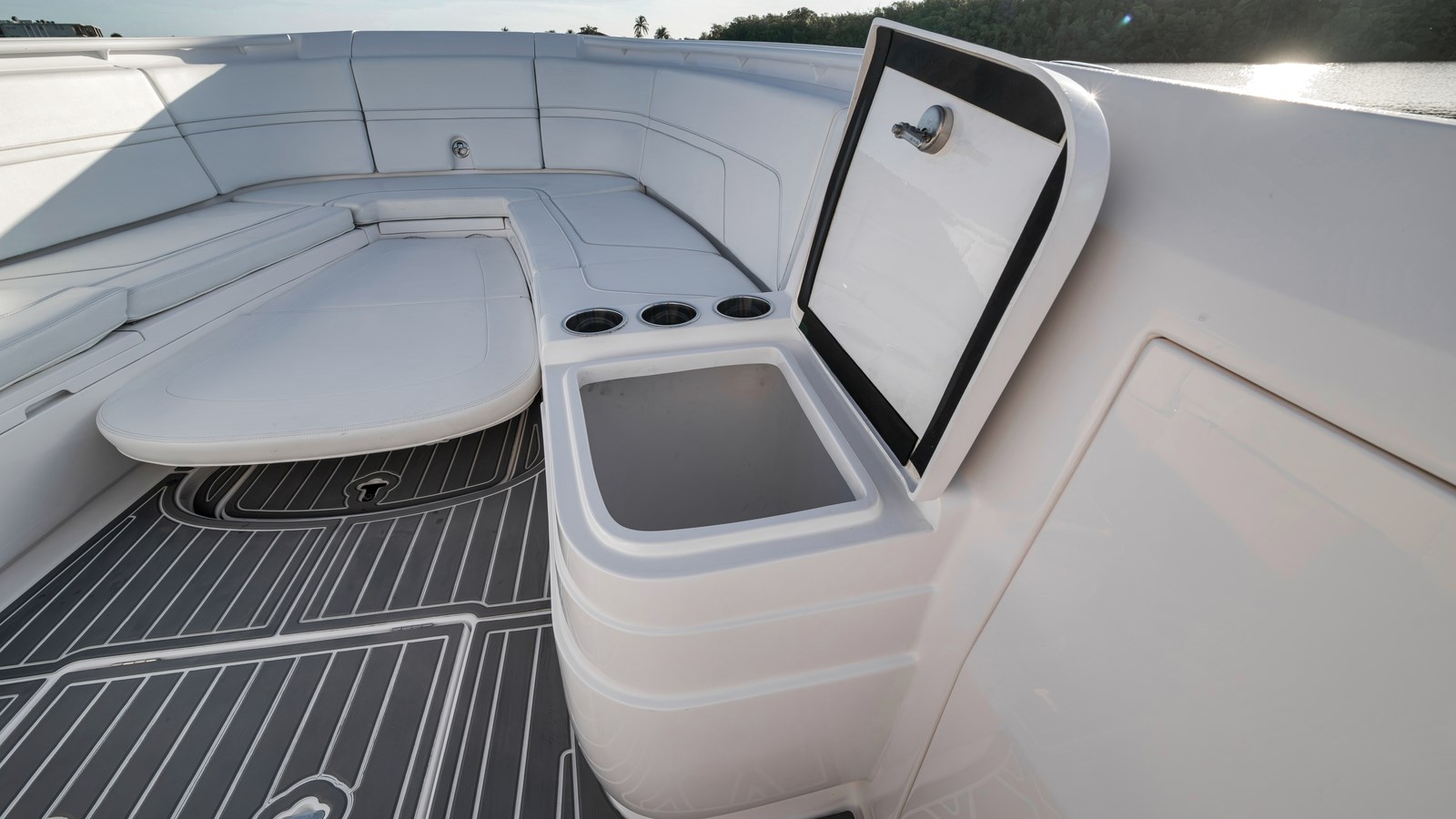 38' Intrepid