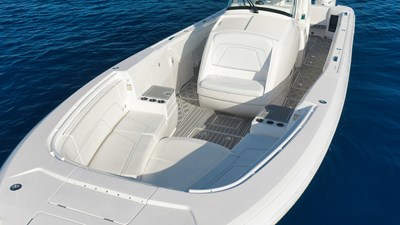 2022 INTREPID 375 Nomad SE - photo 9