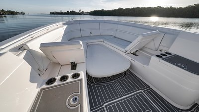 2022 INTREPID 375 Nomad SE - photo 11