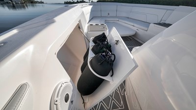2022 INTREPID 375 Nomad SE - photo 15