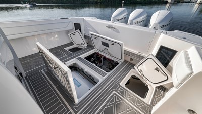 2022 INTREPID 375 Nomad SE - photo 30