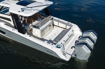 2024 BOSTON WHALER Outrage - photo 22