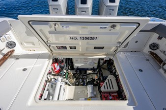 2024 BOSTON WHALER Outrage - photo 31