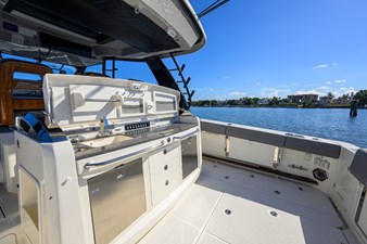2024 BOSTON WHALER Outrage - photo 34