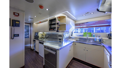 2005 BENETTI YACHTS Vision 145 - photo 25