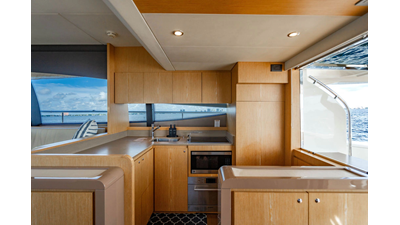 2012 FERRETTI YACHTS 62 FLY - photo 10