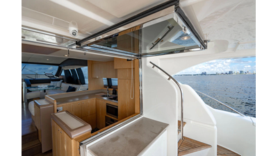 2012 FERRETTI YACHTS 62 FLY - photo 14