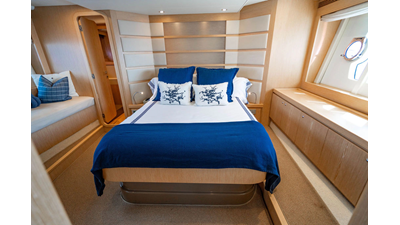 2012 FERRETTI YACHTS 62 FLY - photo 39