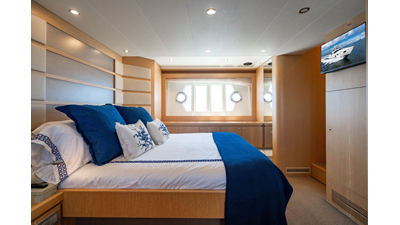 2012 FERRETTI YACHTS 62 FLY - photo 41