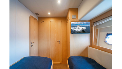 2012 FERRETTI YACHTS 62 FLY - photo 49