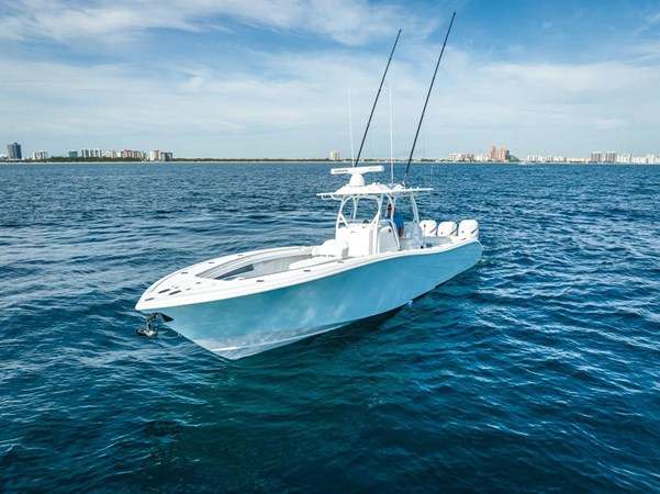 2022 YELLOWFIN 36 Center Console