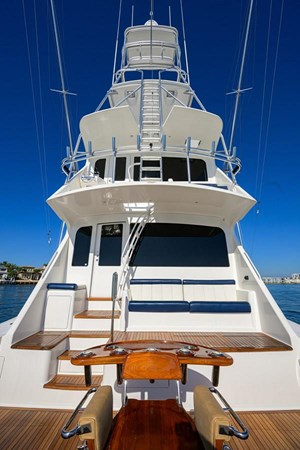 2010 VIKING Enclosed Flybridge