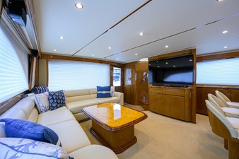 2010 VIKING Enclosed Flybridge - photo 6