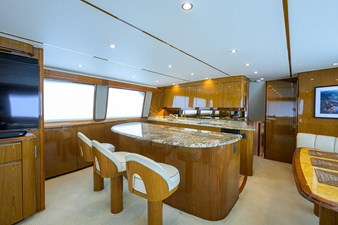 2010 VIKING Enclosed Flybridge - photo 8