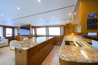 2010 VIKING Enclosed Flybridge - photo 10
