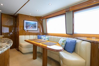 2010 VIKING Enclosed Flybridge - photo 11
