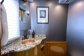2010 VIKING Enclosed Flybridge - photo 12