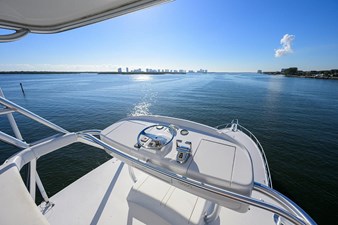 2010 VIKING Enclosed Flybridge - photo 27