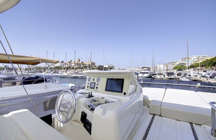2010 FERRETTI YACHTS Ferretti 510