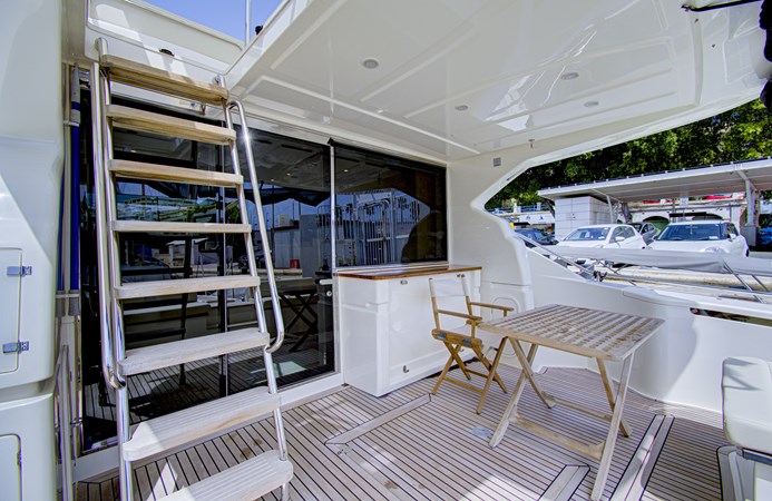 2010 FERRETTI YACHTS Ferretti 510