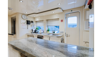 2001 HEESEN YACHTS 40M - photo 22