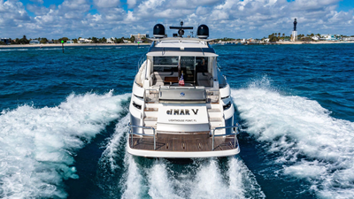 2022 RIVIERA 6000 Sport Yacht Platinum Edition - photo 8