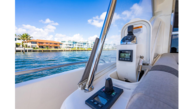 2022 RIVIERA 6000 Sport Yacht Platinum Edition - photo 14