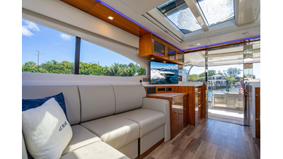 2022 RIVIERA 6000 Sport Yacht Platinum Edition - photo 26