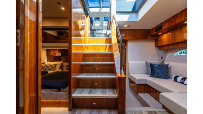 2022 RIVIERA 6000 Sport Yacht Platinum Edition - photo 34